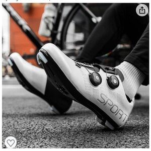 Men’s Cycling Shoes NWOT Size 46 equal to a U.S. size 12 includes cleats.